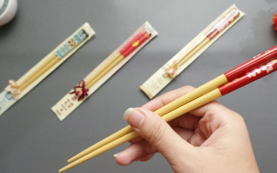 Tips on How To Eat With Japanese Chopsticks